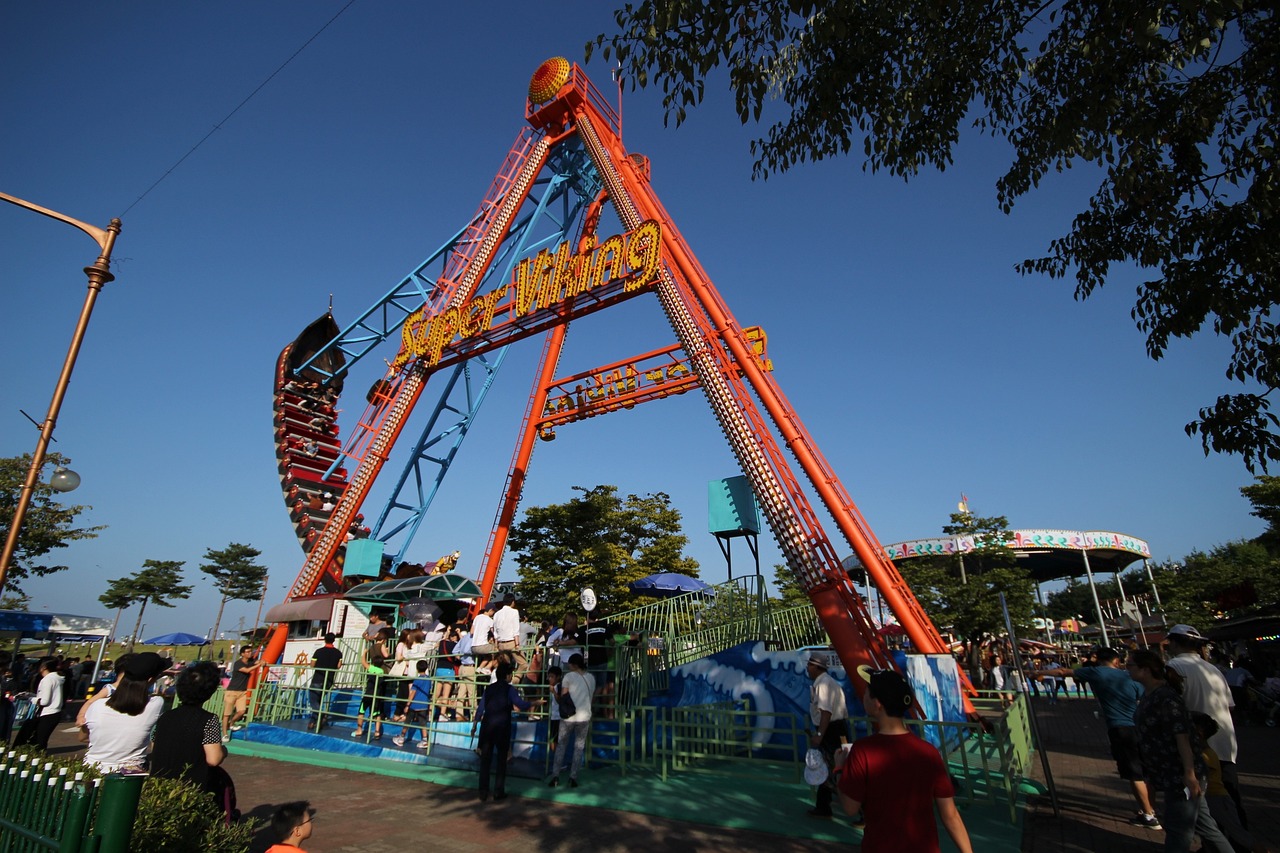 amusement-park-447778_1280.jpg